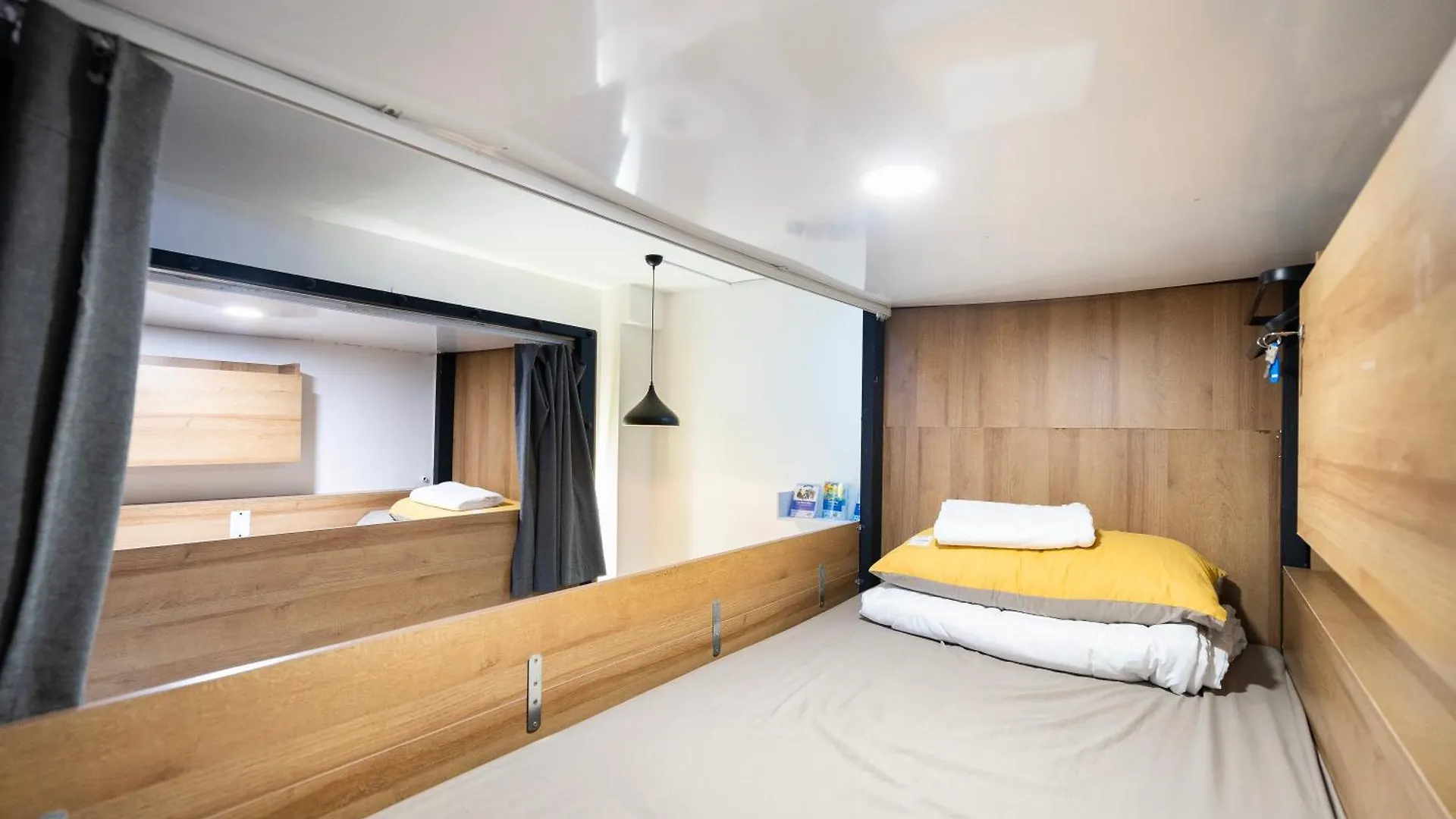 Dorms Bui Vien - Walking Street Apartment Ho Chi Minh City